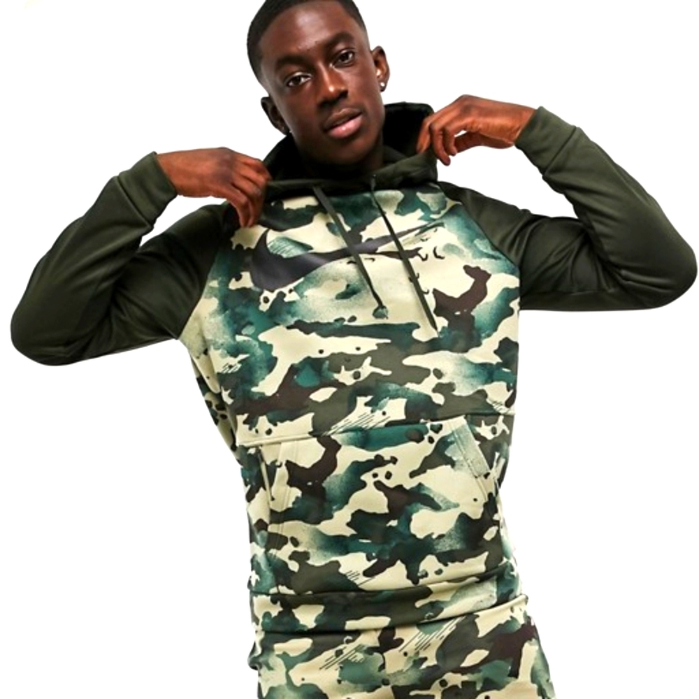 NIKE NWT training therma hoodie in green camo
